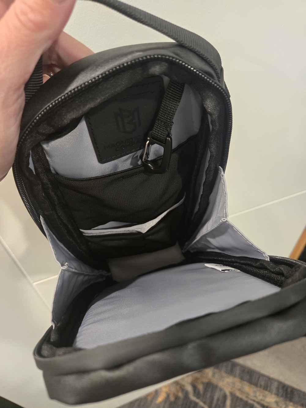 Magnetic Water Bottle Bag - Picture 3 of 3
